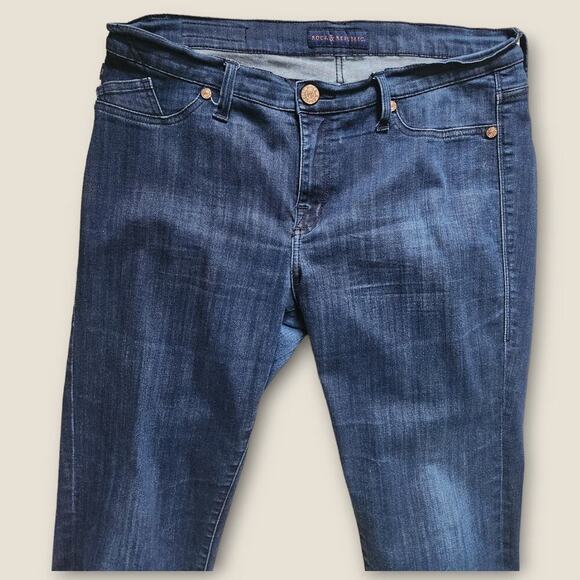 Rock & Republic Women's Straight Skinny Darkwash Jeans Size 16 - Picture 3 of 8